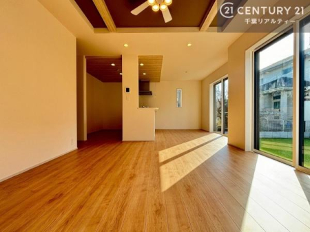 rO 傫ȑ炽Ղ̗z閾邢rOBĴ郊rOŉƑĉ났̎Ԃ߂܂B