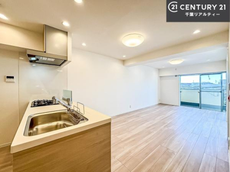 Lb` lC̑ΖʎVXeLb`̗pĂ܂IƑ̃R~jP[VRƑ݌vłB
qlɂڂ͂̂ŊłˁBLXgĉKɍƂi݂܂B