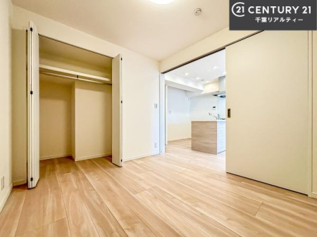 q [Xy[XĂAߗނ₨AwpiȂǂ萮ł܂BLg邽߁AKŐZԂ܂B