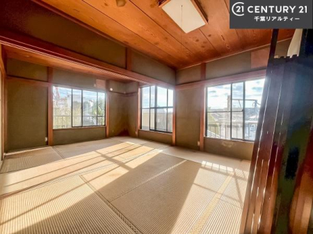 a ^^~̍肪炬^AbNXԁB傫ĴaƂȂĂ܂B{l̐Suav̋ԁB䑐̍YԂ͖̂ЂƎoĂ܂I