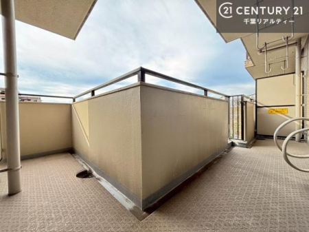 �o���R�j�[ �z������ǍD�ȃo���R�j�[�ł��I���ꂽ���ɂ͐�������n����J���I�Ȏ��Ԃ��y���߂܂��B
