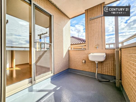 oRj[ Ci[oRj[́A󕨊łȂA[̃Xy[XƂĂg鑽prȋԂłB