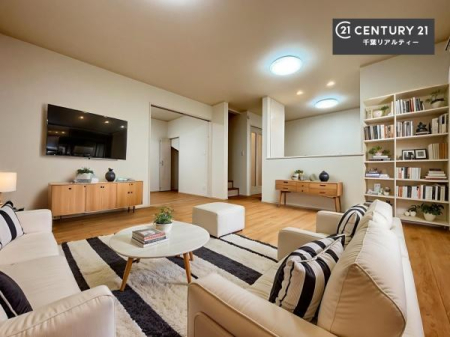 rO ƋCGp[XłBSnǂrO͉ƑRƏW܂܂BƑcR̎ԂłBƑƁAw[Ԃ߂łˁB邭JIȋԂłB