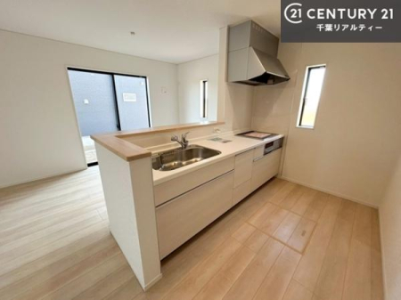 Lb` lC̑ΖʎVXeLb`̗pĂ܂IƑ̃R~jP[VRƑ݌vłB
qlɂڂ͂̂ŊłˁBLXgĉKɍƂi݂܂B