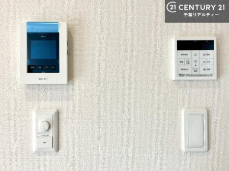 ̑ TVj^[tC^[złql̂ԒȂǂSłˁB
{^ЂƂłC̏ƂƂ̂II[goXB