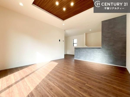 rO LX_CjOXy[XI肨HB΂yԂ߂܂BX̔܂I