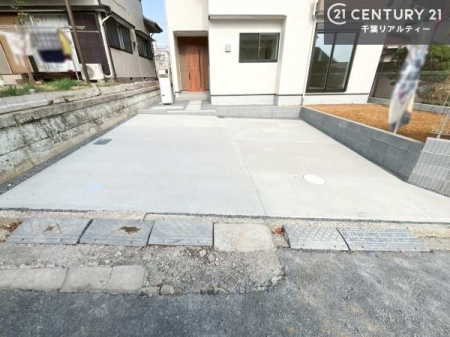 ԏ ԃXy[X2䕪܂IZJhJ[͂AoCN⎩]ԂȂǂuꏊɍ܂B