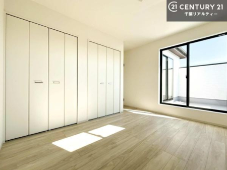 m [Xy[XĂ܂IXbLڂ鎖ł܂ˁB
ƋI΂ȂVvȃfUCׁ̈AƋI΂Cɓ̋ԍ肪łłˁB