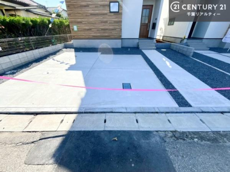 ԏ ԃXy[X2䕪܂IZJhJ[͂AoCN⎩]ԂȂǂuꏊɍ܂B