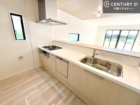 Lb` lC̑ΖʎVXeLb`̗pĂ܂IƑ̃R~jP[VRƑ݌vłB
qlɂڂ͂̂ŊłˁBLXgĉKɍƂi݂܂B