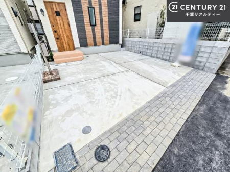 ԏ ԃXy[X2䕪܂IZJhJ[͂AoCN⎩]ԂȂǂuꏊɍ܂B