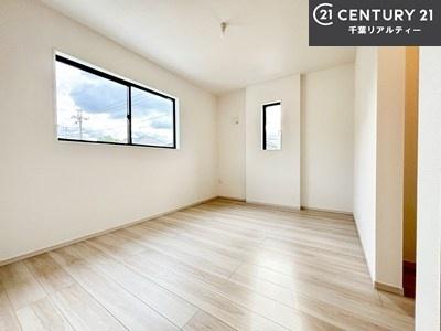 q VvɃfUCĂ邽߁AƋIт܂I
Cɓ̉ƋuĂ낰Ԃ邱Ƃł܂B
