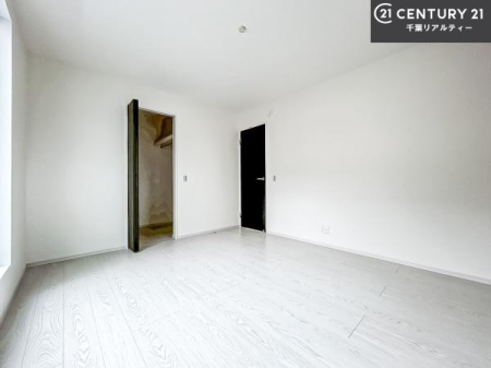 rOȊŐ VvɃfUCĂ邽߁AƋIт܂I
Cɓ̉ƋuĂ낰Ԃ邱Ƃł܂B