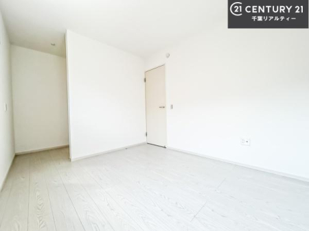 rOȊŐ [Xy[XĂ܂IXbLڂ鎖ł܂ˁB
ƋI΂ȂVvȃfUCׁ̈AƋI΂Cɓ̋ԍ肪łłˁB