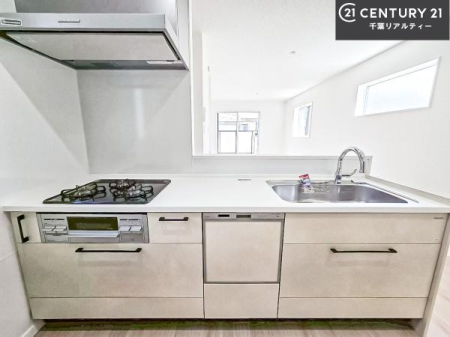 Lb` lC̑ΖʎVXeLb`̗pĂ܂IƑ̃R~jP[VRƑ݌vłB
qlɂڂ͂̂ŊłˁB[͂܂I