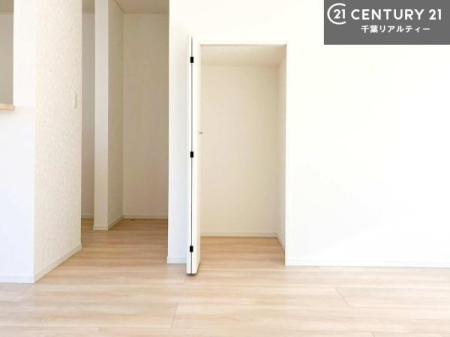 [ Ղ̎[Xy[XŁA炵萮Z܂BƑ̉וꂢɕЕtAKɉ߂܂B