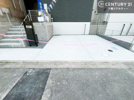 ԏ ԃXy[X2䕪܂IZJhJ[͂AoCN⎩]ԂȂǂuꏊɍ܂B