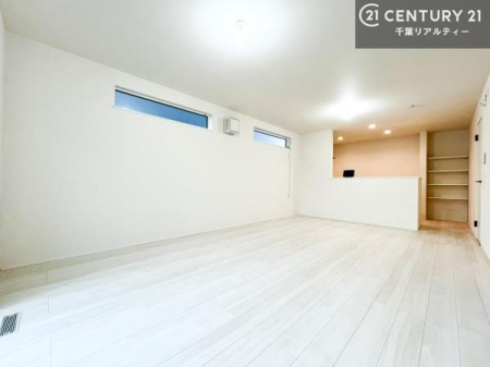 rO SnǂrO͉ƑRƏW܂܂BƑcR̎ԂłBƑƁAw[Ԃ߂łˁB