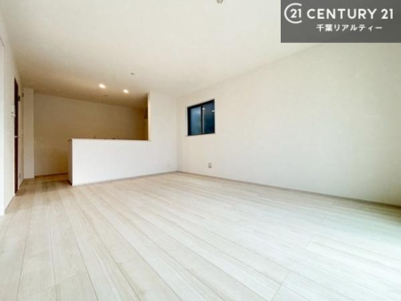 rO LX_CjOXy[XI肨HB΂yԂ߂܂BX̔܂I