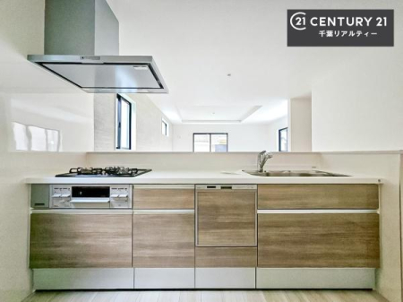 Lb` lC̑ΖʎVXeLb`̗pĂ܂IƑ̃R~jP[VRƑ݌vłB
qlɂڂ͂̂ŊłˁBLXgĉKɍƂi݂܂B