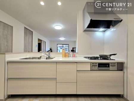 Lb` lC̑ΖʎVXeLb`̗pĂ܂IƑ̃R~jP[VRƑ݌vłB
qlɂڂ͂̂ŊłˁBLXgĉKɍƂi݂܂B