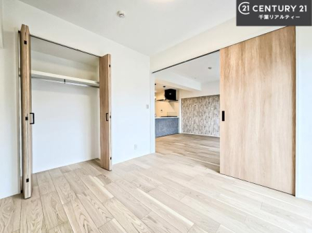 rOȊŐ [Xy[XĂ܂IXbLڂ鎖ł܂ˁB
ƋI΂ȂVvȃfUCׁ̈AƋI΂Cɓ̋ԍ肪łłˁB