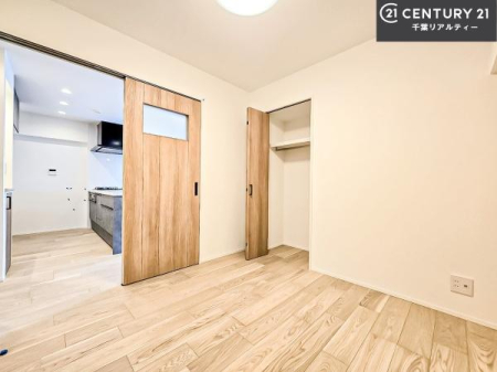 Q [Xy[XĂ܂IXbLڂ鎖ł܂ˁB
ƋI΂ȂVvȃfUCׁ̈AƋI΂Cɓ̋ԍ肪łłˁB