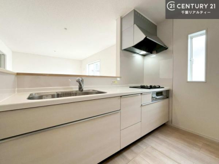 Lb` lC̑ΖʎVXeLb`̗pĂ܂IƑ̃R~jP[VRƑ݌vłB
qlɂڂ͂̂ŊłˁBLXgĉKɍƂi݂܂B