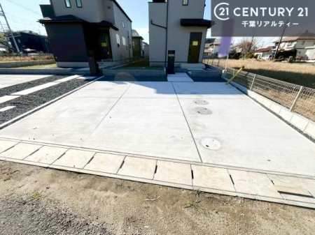 ԏ ԃXy[X2䕪܂IZJhJ[͂AoCN⎩]ԂȂǂuꏊɍ܂B