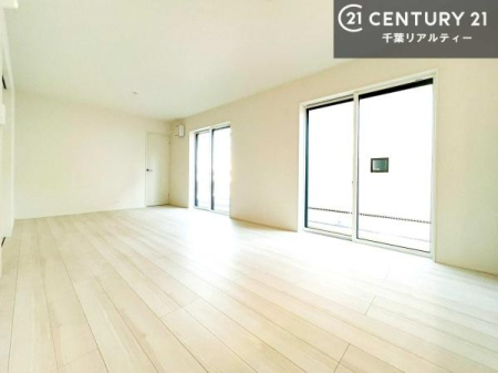 rO 傫ȑ炽Ղ̗z閾邢rOBĴ郊rOŉƑĉ났̎Ԃ߂܂B