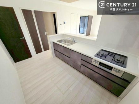 Lb` lC̑ΖʎVXeLb`̗pĂ܂IƑ̃R~jP[VRƑ݌vłB
qlɂڂ͂̂ŊłˁBLXgĉKɍƂi݂܂B