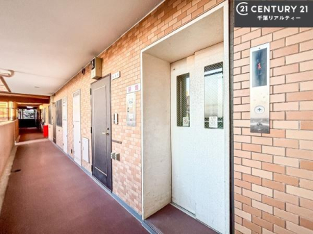 ̑p Gx[^[̃}VŁAdוxr[J[̈ړKB̐X[YɂȂ܂B