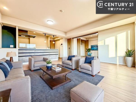 rO ƋCGp[XłBSnǂrO͉ƑRƏW܂܂BƑcR̎ԂłBƑƁAw[Ԃ߂łˁB邭JIȋԂłB