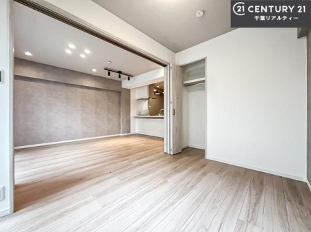 rOȊŐ VvɃfUCĂ邽߁AƋIт܂I
Cɓ̉ƋuĂ낰Ԃ邱Ƃł܂B