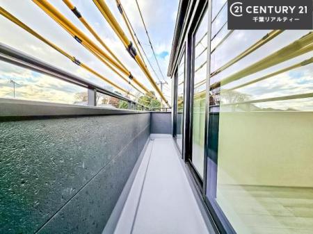 oRj[ zǍDȃoRj[łIꂽɂ͐nJIȎԂy߂܂B