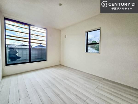 m oRj[ɖʂĂmłB邭肪ACł܂INāAOɏoĔwLт[ċzǂ}邱Ƃł܂B