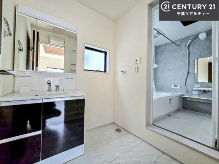 ʑEʏ t̖邢ʎłICɓւłĐɕۂƂł܂IRނ̂łς̎dオǂȂ܂ˁI