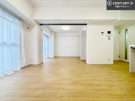 rO SnǂrO͉ƑRƏW܂܂BƑcR̎ԂłBƑƁAw[Ԃ߂łˁB邭JIȋԂłB