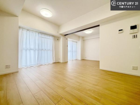 rO SnǂrO͉ƑRƏW܂܂BƑcR̎ԂłBƑƁAw[Ԃ߂łˁB邭JIȋԂłB