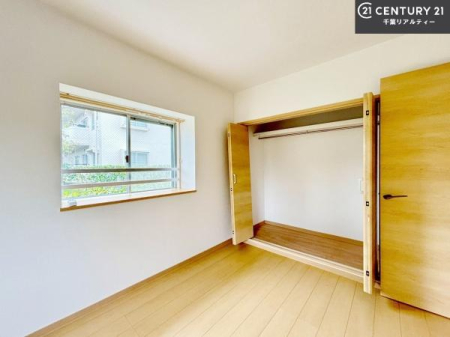 m [Xy[XĂ܂IXbLڂ鎖ł܂ˁB
ƋI΂ȂVvȃfUCׁ̈AƋI΂Cɓ̋ԍ肪łłˁB