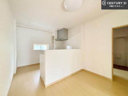 rO LX_CjOXy[XI肨HB΂yԂ߂܂BX̔܂I