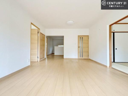 rO SnǂrO͉ƑRƏW܂܂BƑcR̎ԂłBƑƁAw[Ԃ߂łˁB邭JIȋԂłB