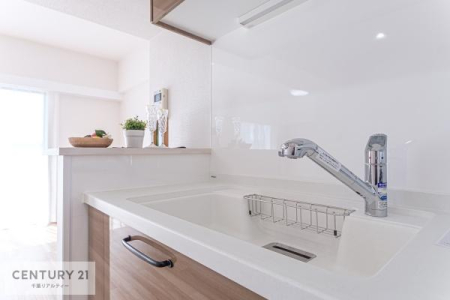 Lb` 򐅃J[gbWX}[gɓ򐅐łIRpNgŌڂXbLI
fUCƎp˔͓IȃVXeLb`łI