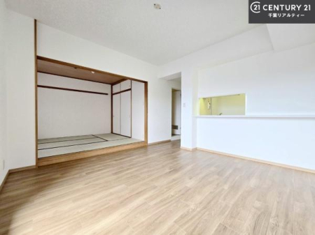 rO LX_CjOXy[XI肨HB΂yԂ߂܂BX̔܂I