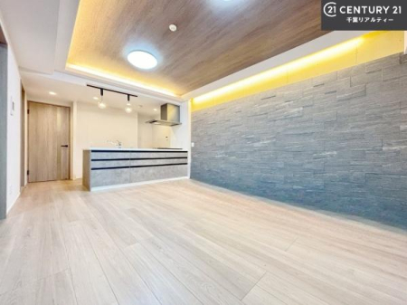 rO SnǂrO͉ƑRƏW܂܂BƑcR̎ԂłBƑƁAw[Ԃ߂łˁB邭JIȋԂłB