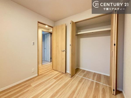 [ eɂƎ[ĂAߗނGߕApi܂ŃXbLЕt܂B