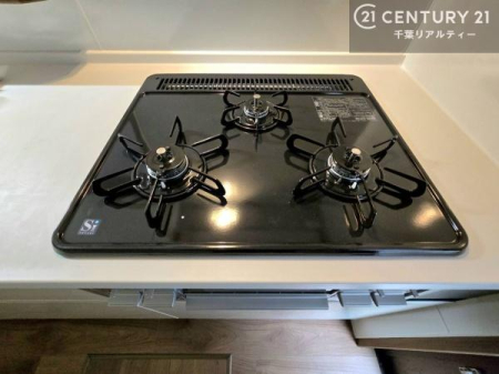 �L�b�`�� �R�����͎O������̂ł������̓����i�s���ł��܂��B
�������O�����t���ł��B�����X�y�[�X���L�X���Ă���׍�Ƃ����₷���I