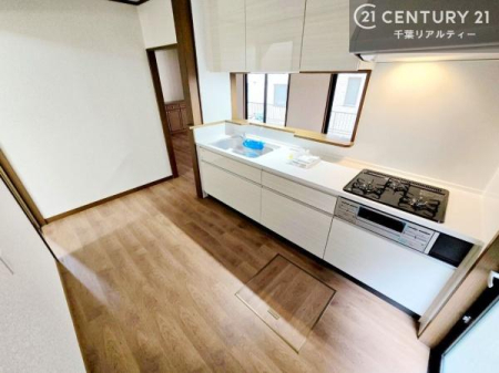 �L�b�`�� ��Ƃ肠�钲���X�y�[�X�ō�Ƃ����₷�����K�ȃL�b�`���ł��I
���q�l�ƈꏏ�ɂ��َq������y���߂�L�X�X�y�[�X�ł��B�y�����������ԂɂȂ肻���ł��ˁI