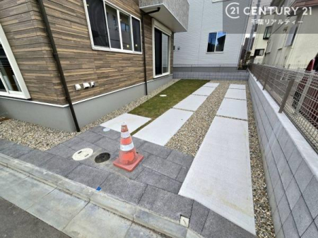 ԏ ԃXy[X2䕪܂IZJhJ[͂AoCN⎩]ԂȂǂuꏊɍ܂B