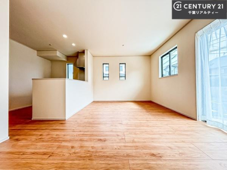 rO ؂ȉƑW܂邩炱LDKɂ͂肽B
qCɏ΂Ȃ瑖ĂpuLƂɂėǂvƎvuԂłB